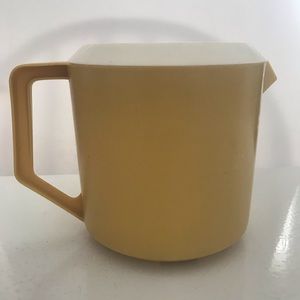 Rubbermaid Pitcher